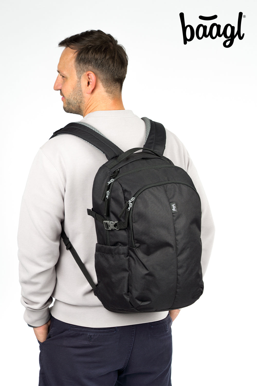 Batoh Dash Max Black – při nošení