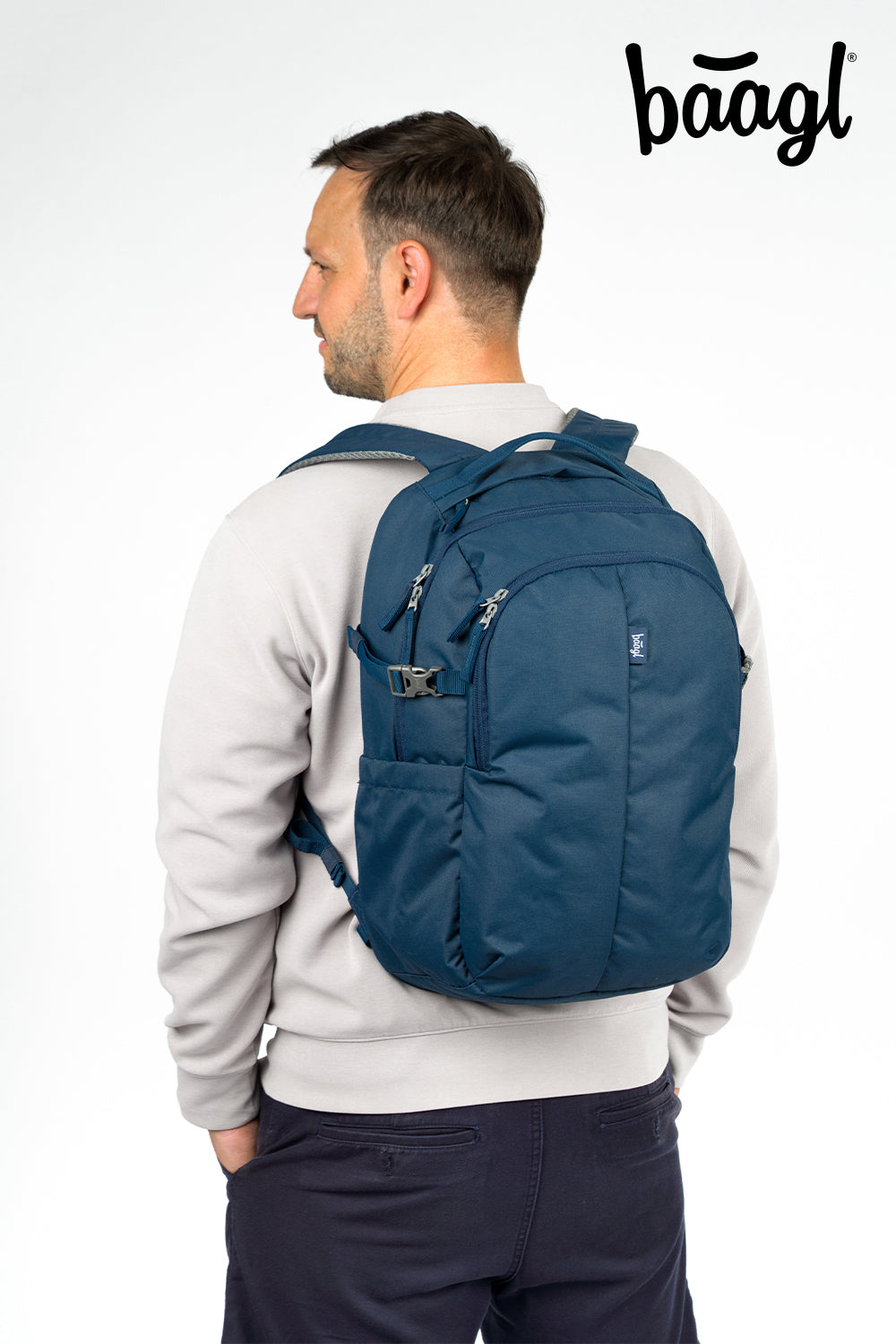Batoh Dash Max Navy – při nošení