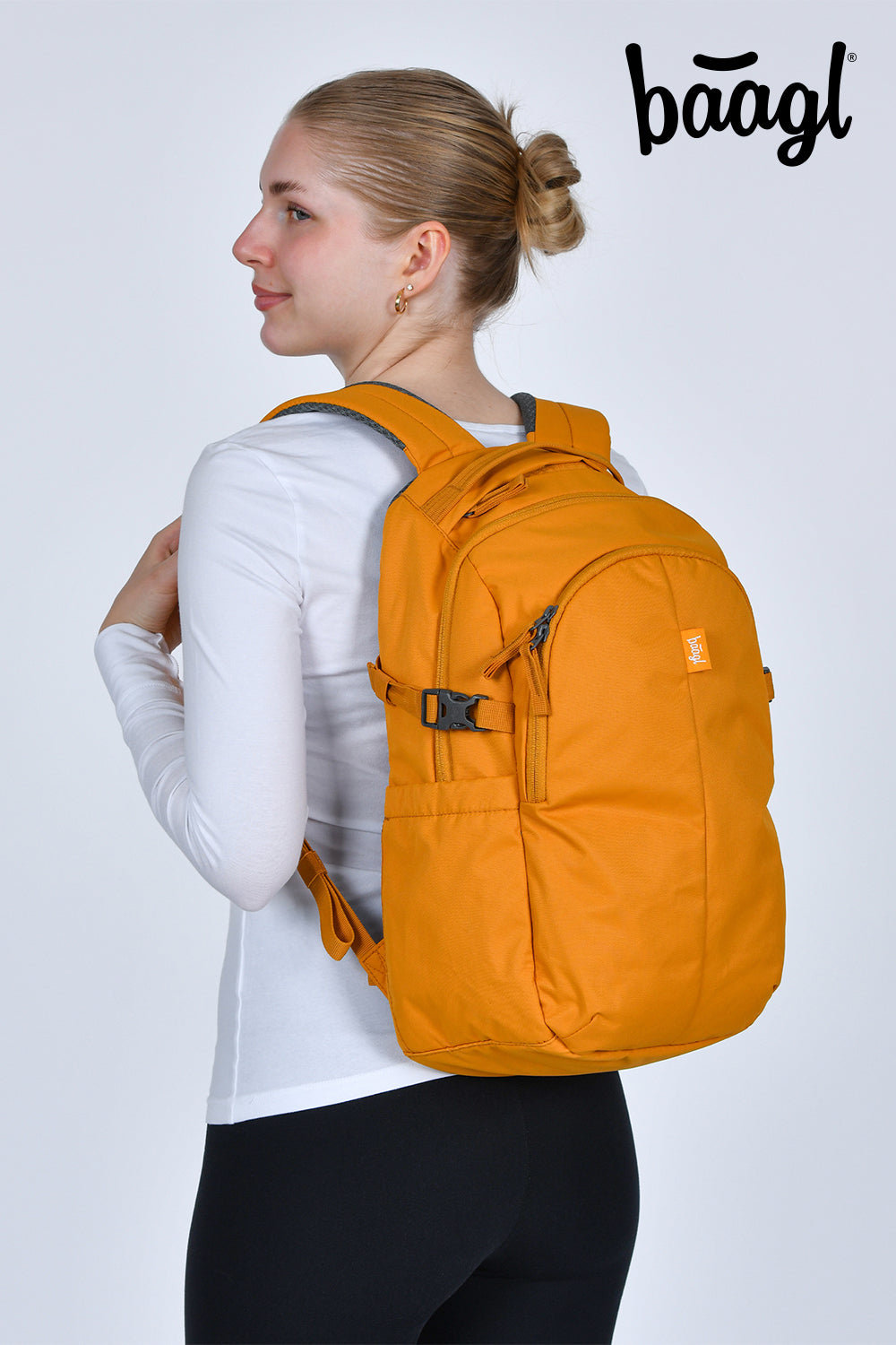 Batoh Dash Yellow – při nošení