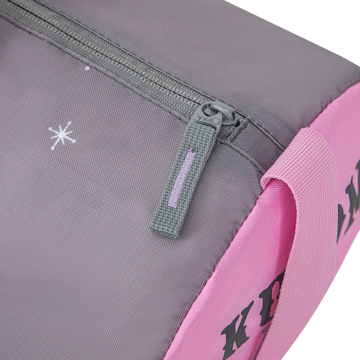 Skládací sportovní taška Hoop Kuromi Grey – detail výrobku