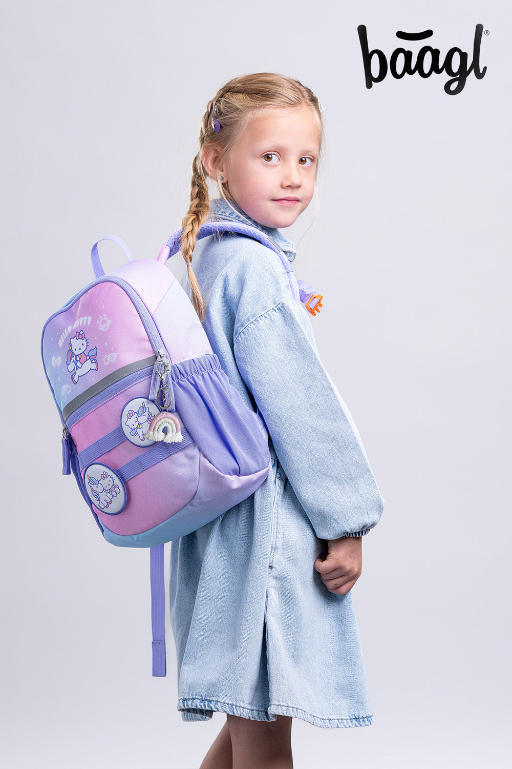 Batoh Buddy Hello Kitty Unicorn – při nošení