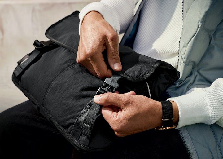 Bellroy Cinch Messenger – Dvanáct litrů praktické rezervy