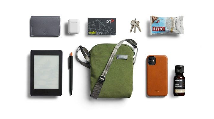 Bellroy City Pouch – příklad uložených věcí