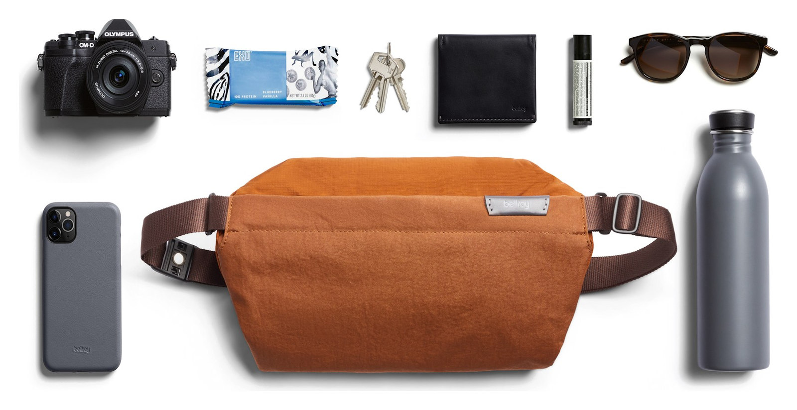 Bellroy Sling – přehled rozloženého obsahu
