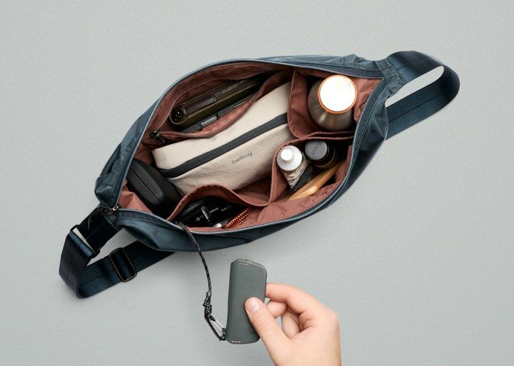 Bellroy Laneway Crescent Bag 7 – Kapsy podél vnitřních stěn