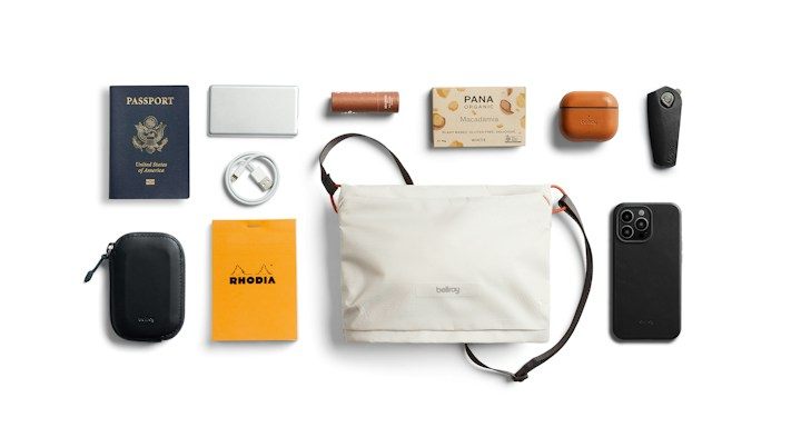 Bellroy Lite Sacoche – příklad uložených věcí
