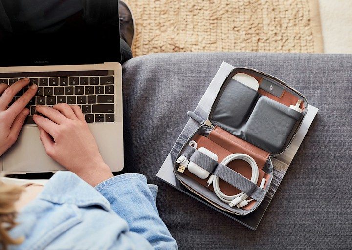 Bellroy Tech Kit Compact – Rozložení naplocho