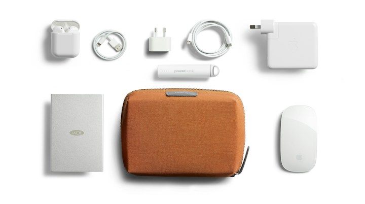 Bellroy Tech Kit Compact – příklad uložených věcí