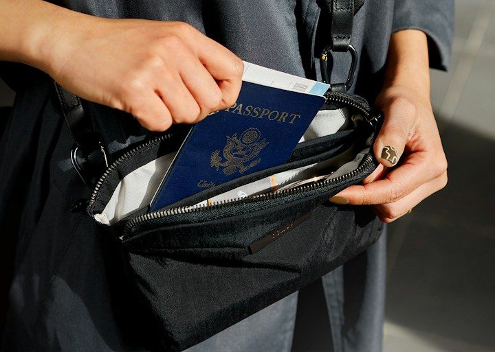 Bellroy Tokyo Side Bag – Ploché věci přehledně