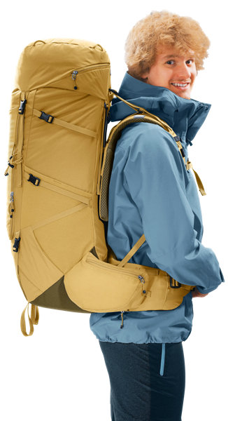 Deuter Aircontact Core 60+10 – Pití dostupné na bederním pásu