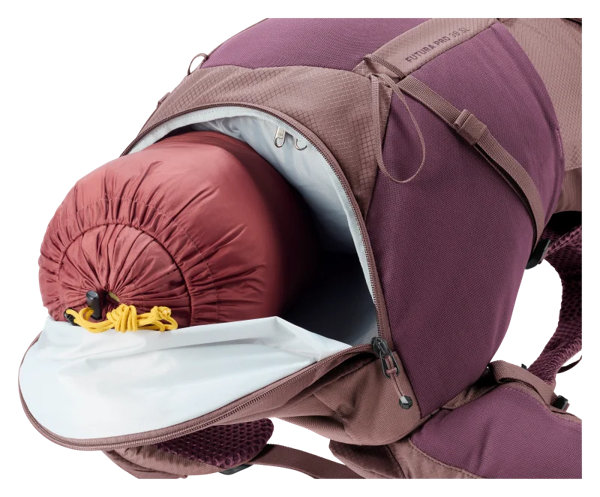 Deuter Futura Pro 38 SL – Spodní komora s vlastním přístupem