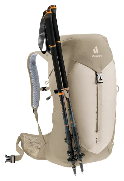 Deuter AC Lite 24 – Trekové hole na vnější straně