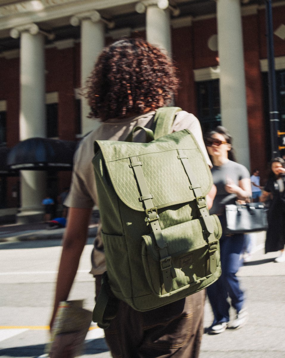 Herschel Little America Mid-Volume – fotografie modelu