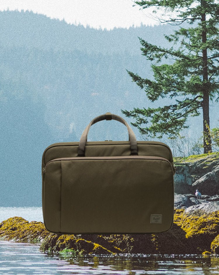 Herschel Bowen Convertible Travel Duffle Tech – fotografie modelu