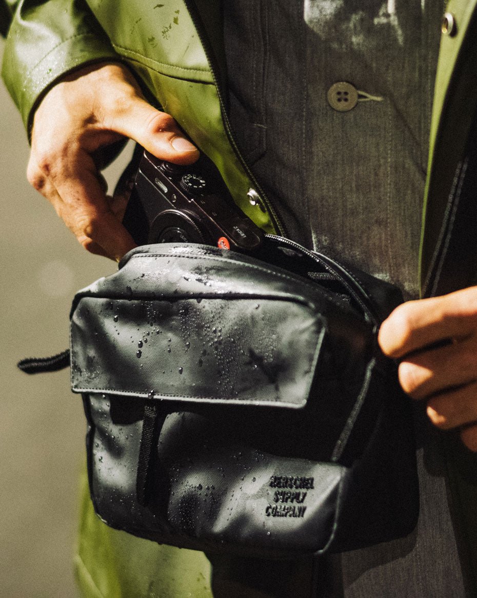 Herschel Alberni Crossbody Weather Resistant – pohled 6