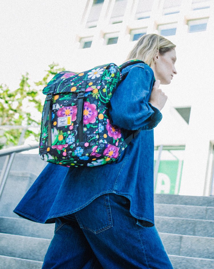 Herschel LEGO® Retreat Small – fotografie modelu