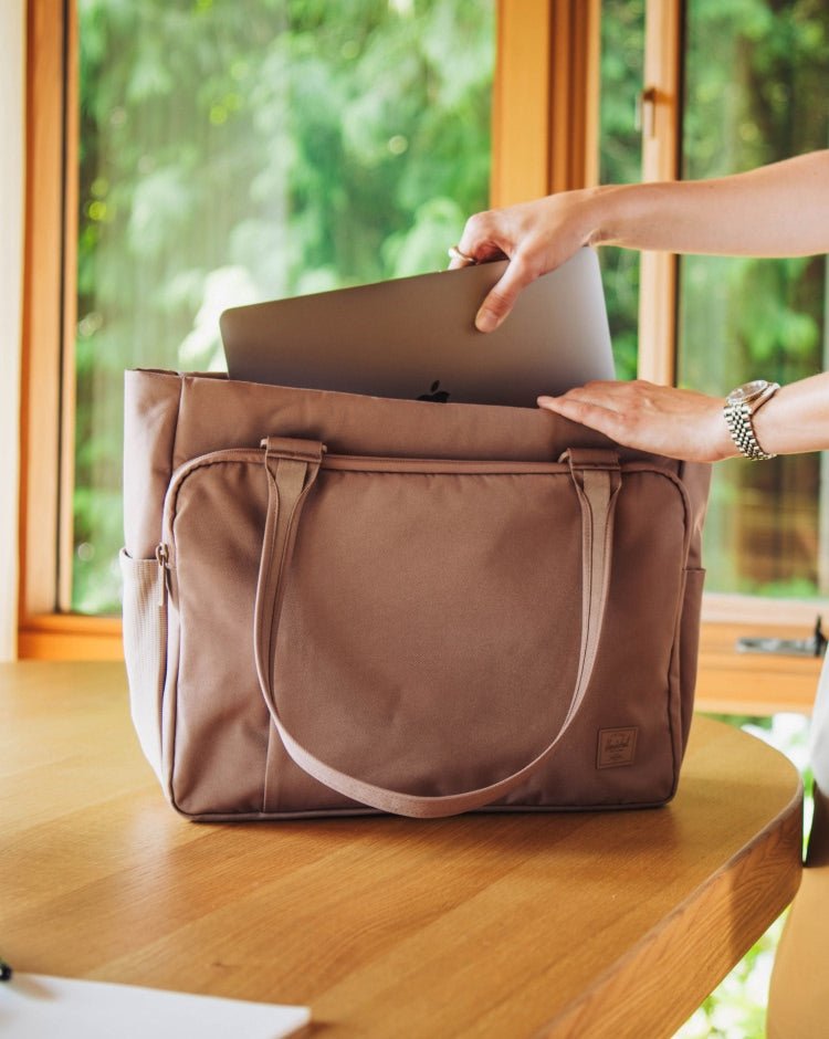 Herschel Kaslo Tote Tech – fotografie modelu