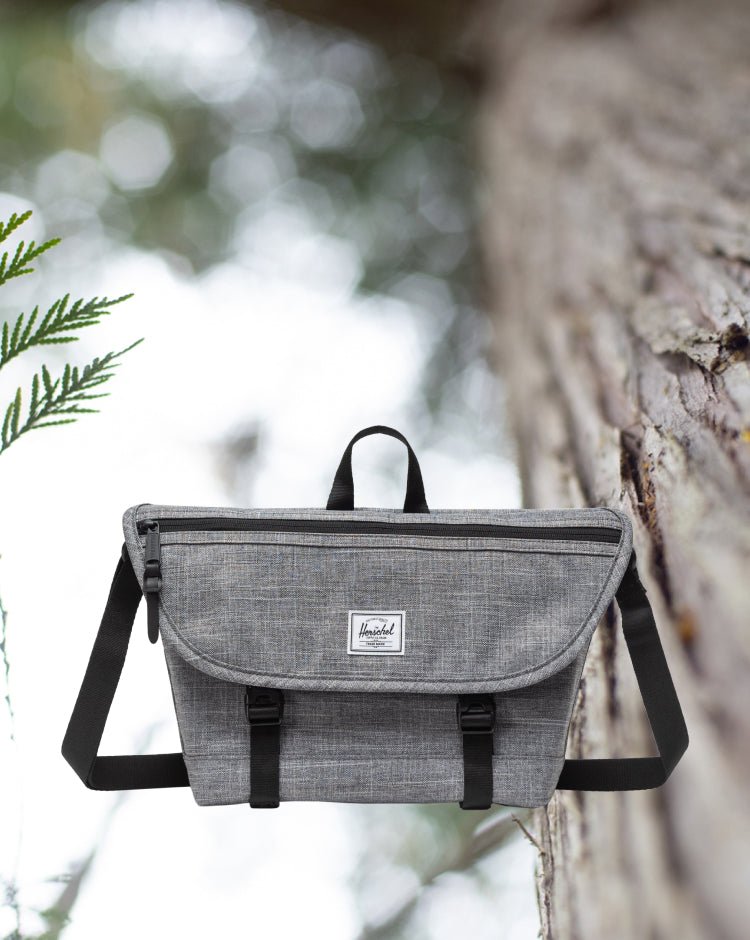 Herschel Cove Messenger Small – fotografie modelu