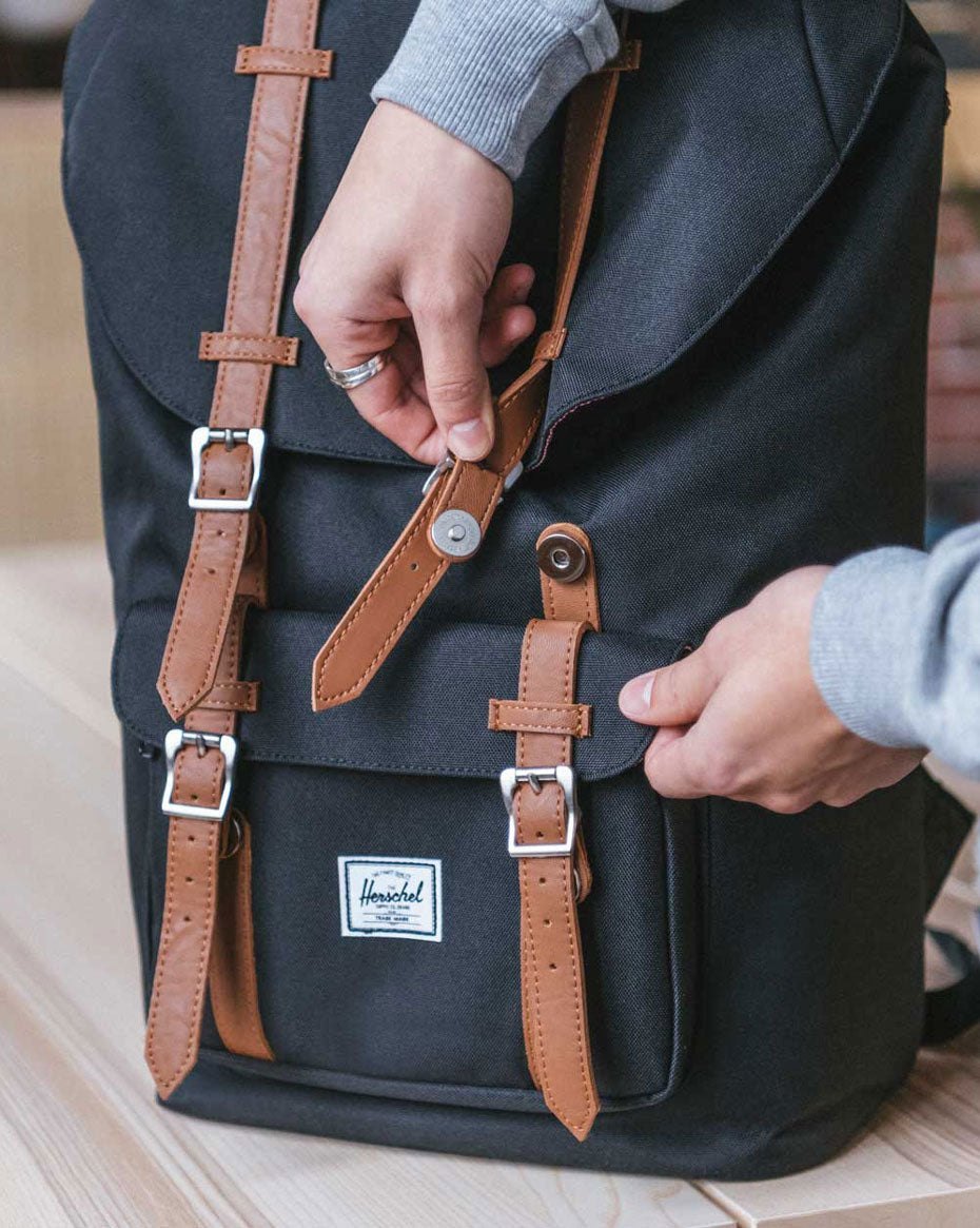 Herschel Little America – pohled 6