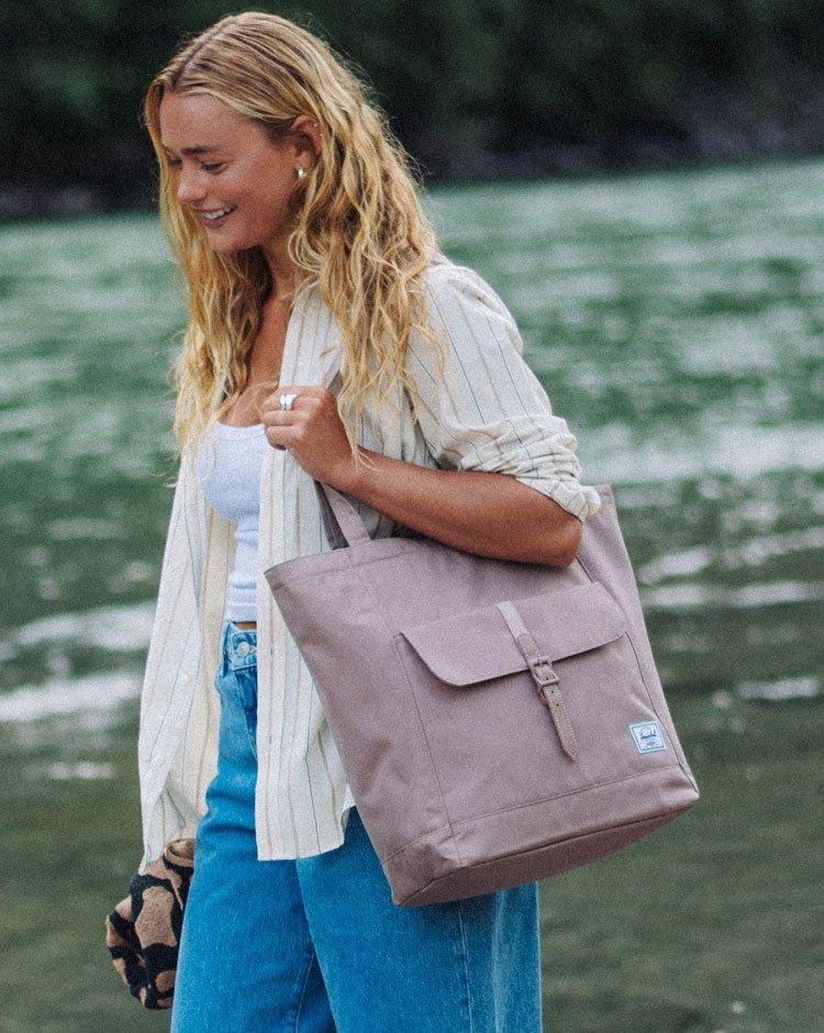Herschel Retreat Tote – fotografie modelu