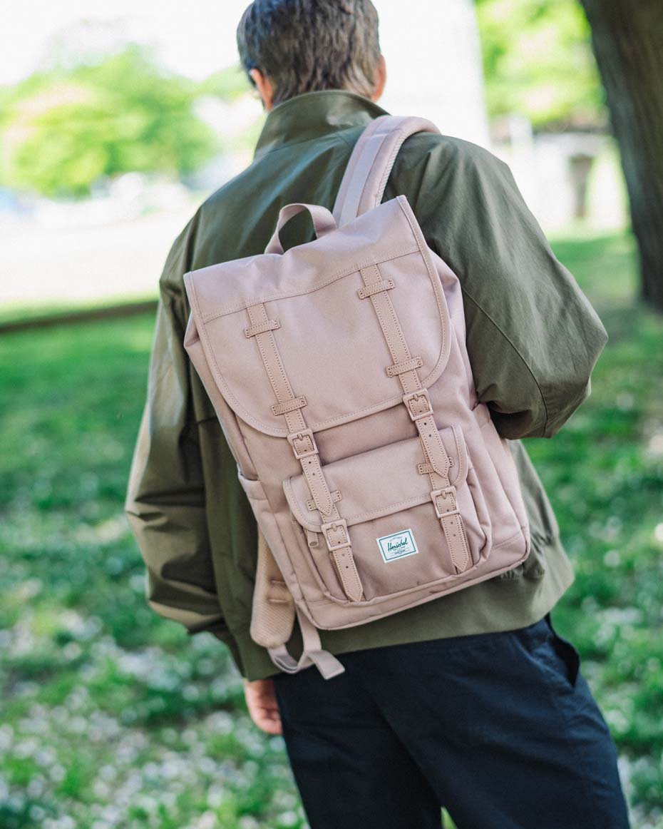 Herschel Little America Mid-Volume – fotografie modelu