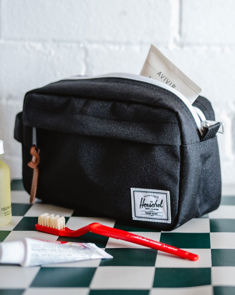Herschel Chapter Small Travel Kit – fotografie modelu