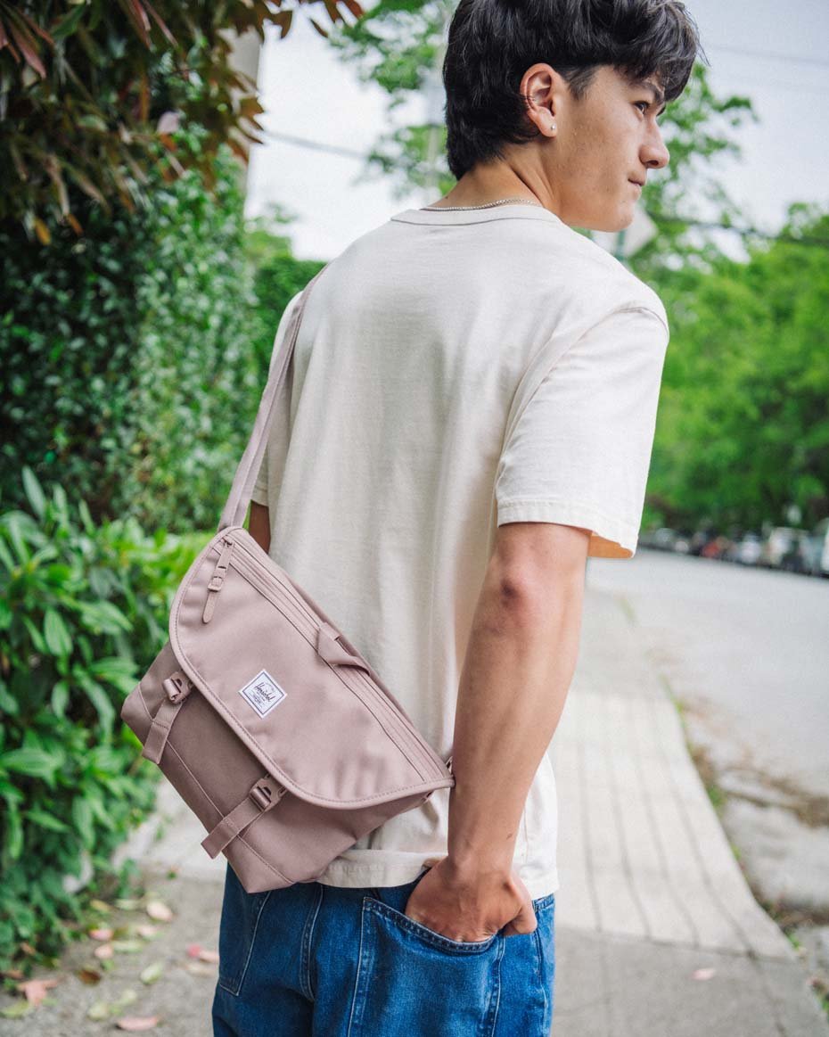 Herschel Cove Messenger Small – pohled 4