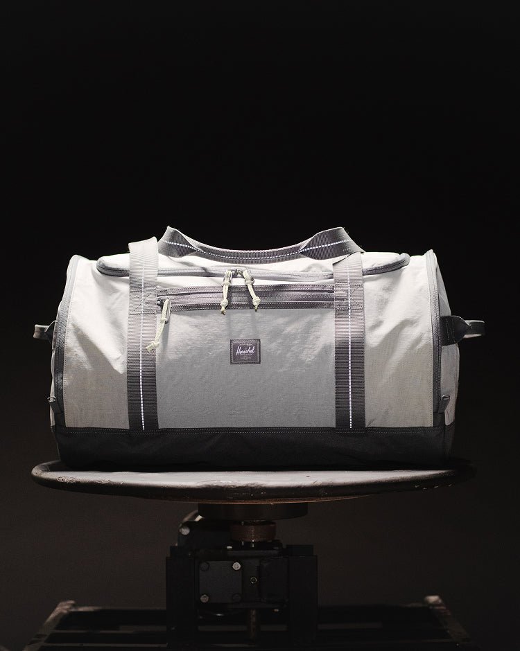 Herschel Kaine Ripstop Reflective Duffle – fotografie modelu