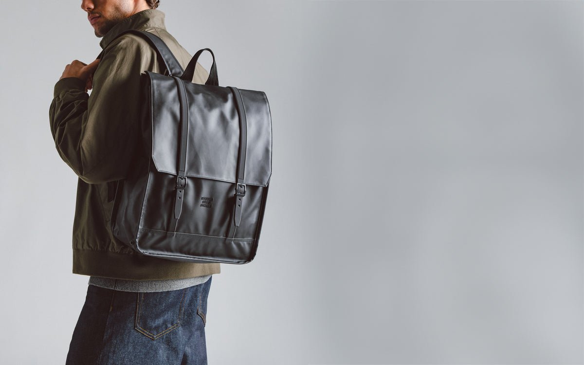 Herschel Survey Backpack Weather Resistant v každodenním prostředí