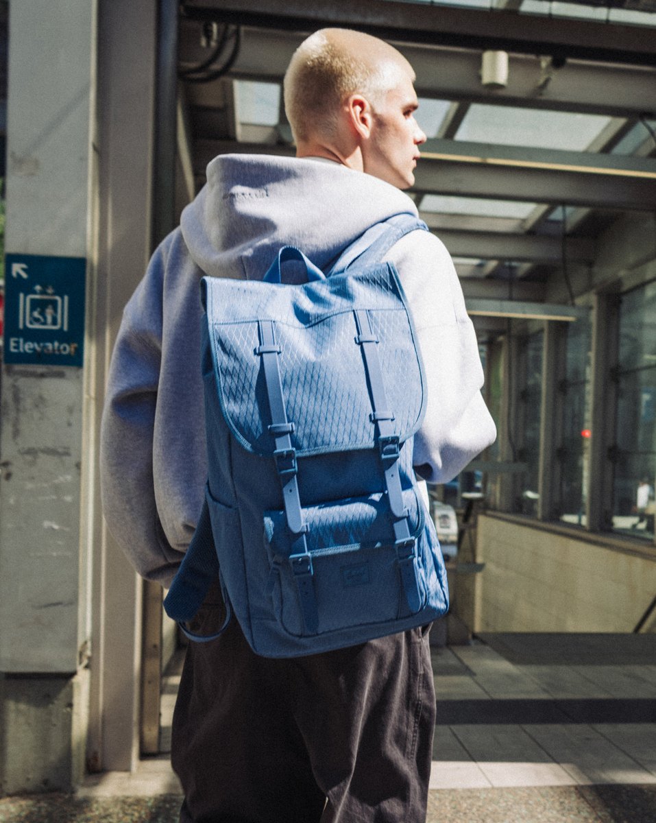 Herschel Little America – fotografie modelu