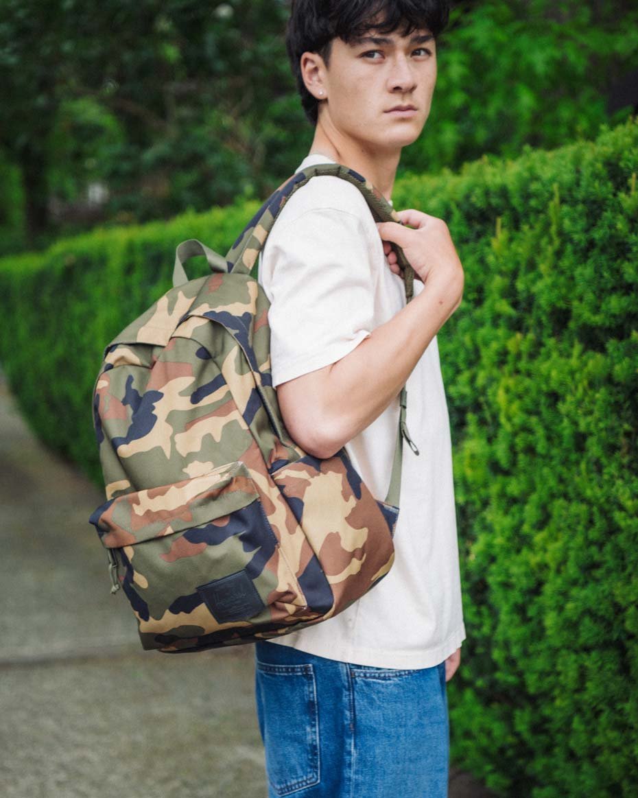 Herschel Classic XL – Láhev zůstává dostupná
