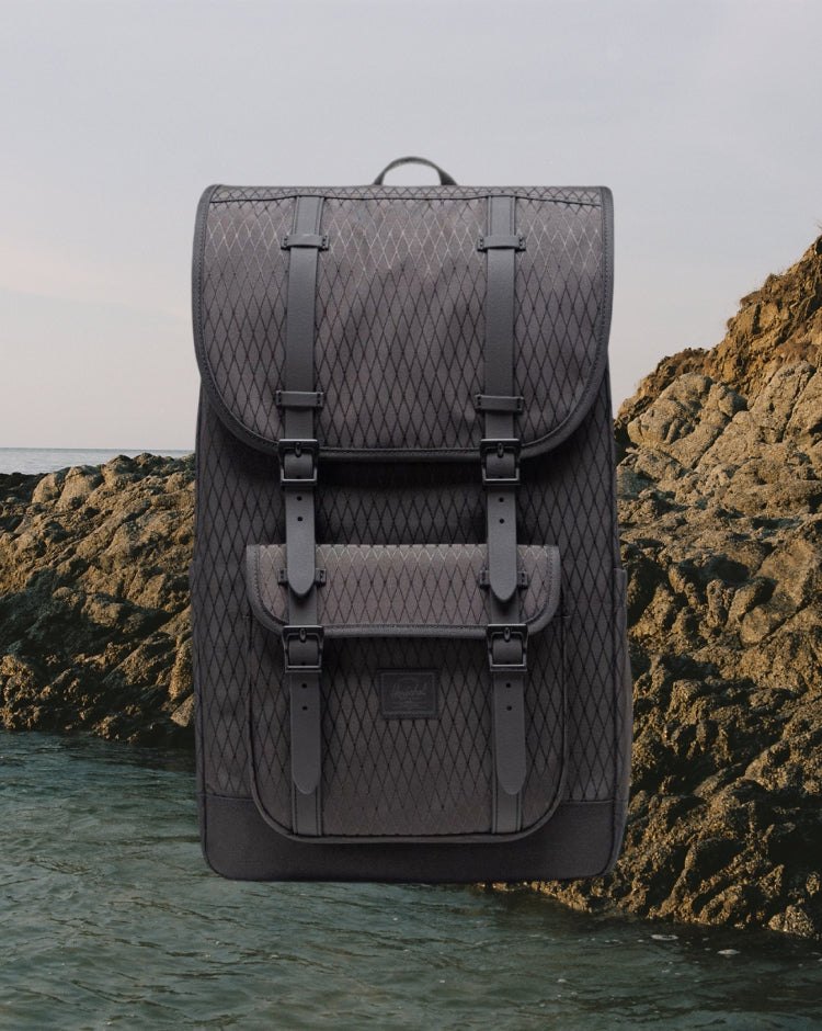 Herschel Little America – fotografie modelu