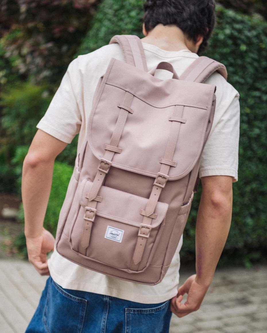 Herschel Little America – pohled 7