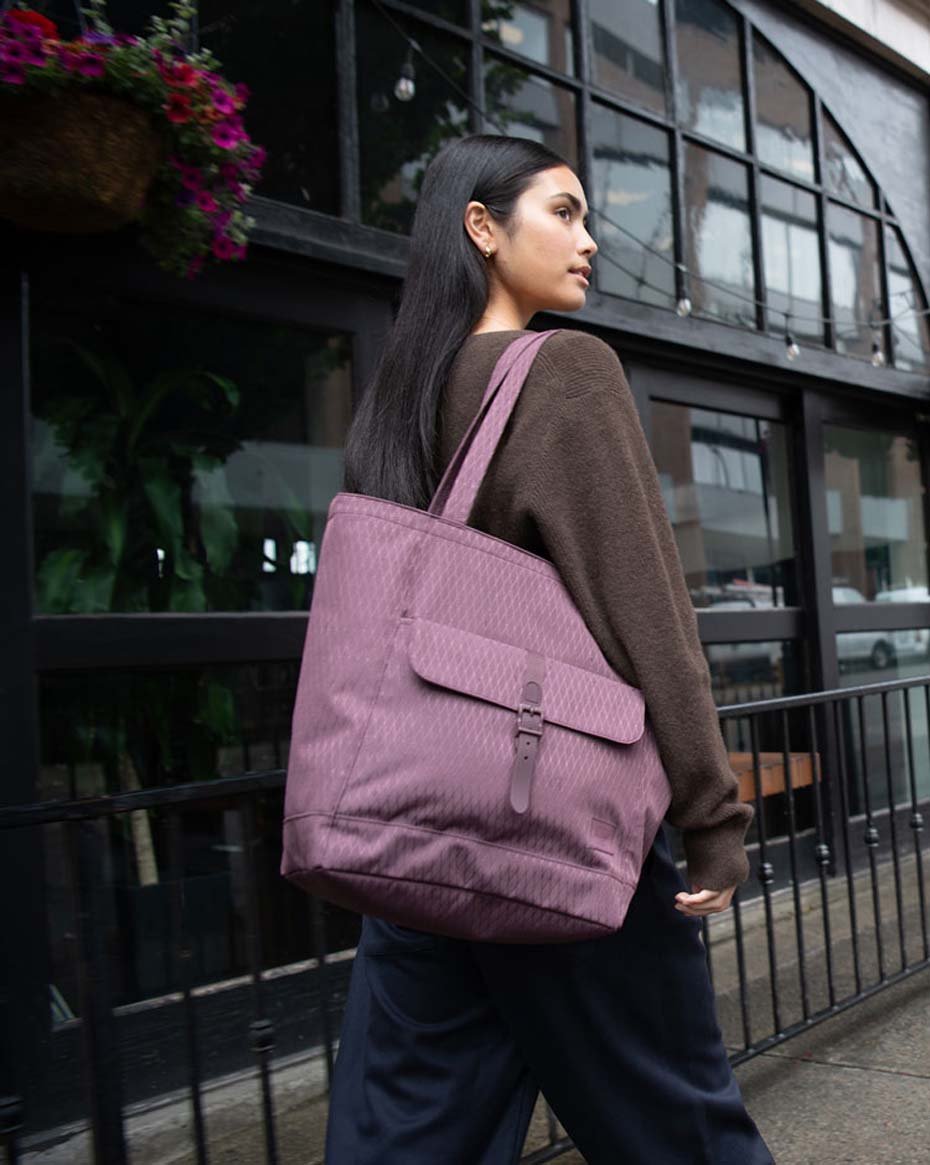 Herschel Retreat Tote – fotografie modelu