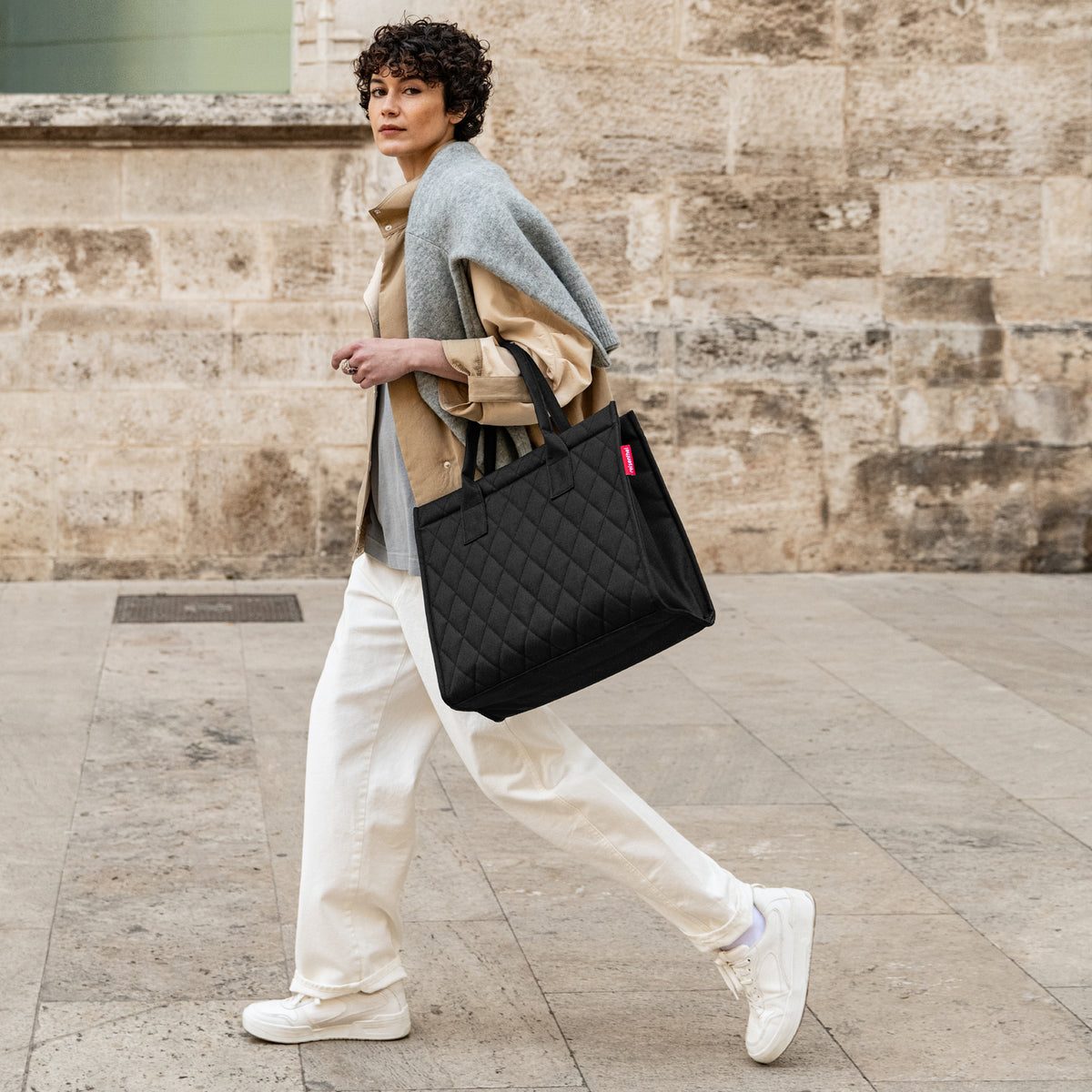 Reisenthel Daily Shopper Rhombus Black – lifestyle fotografie