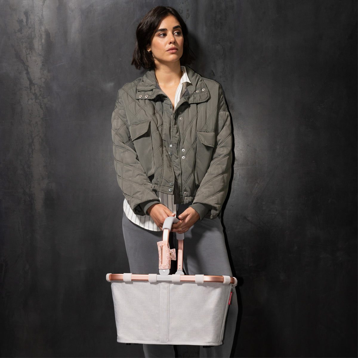 Reisenthel Carrybag Frame Twist Sky Rose – lifestyle fotografie