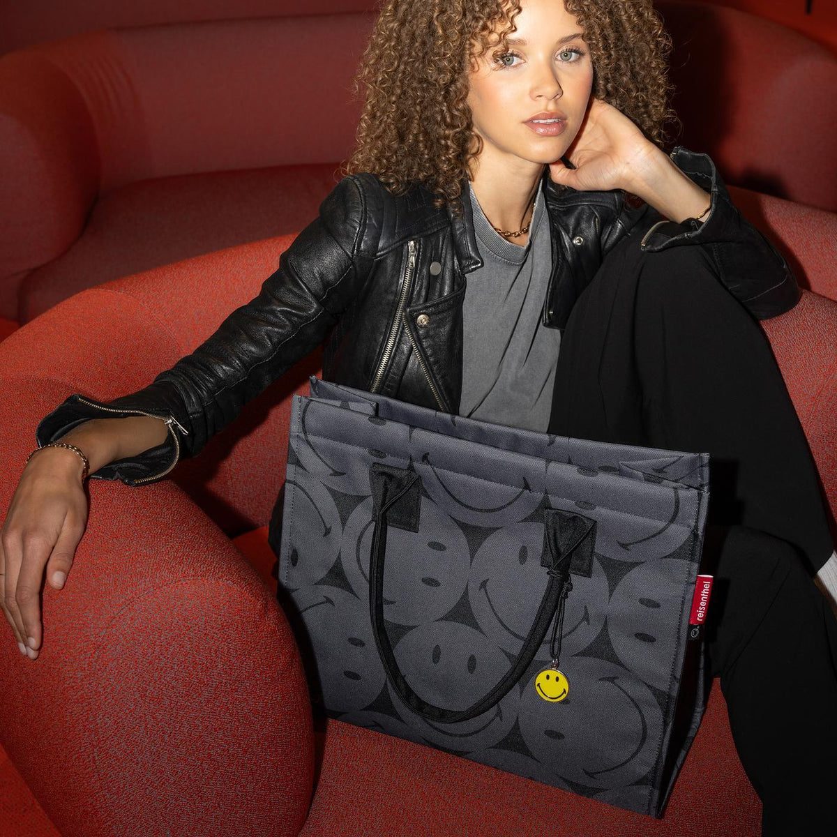 Reisenthel Daily Shopper Smiley Grey – lifestyle fotografie