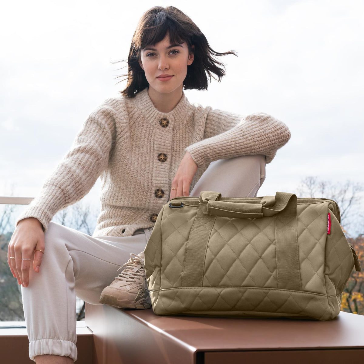 Reisenthel Allrounder M Rhombus Olive – lifestyle fotografie