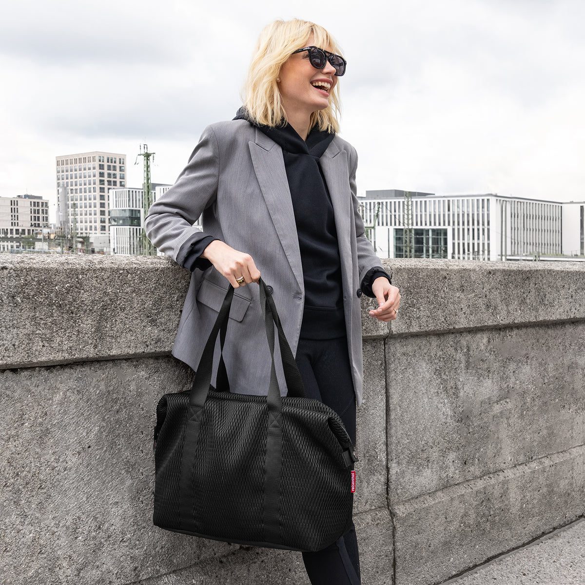 Reisenthel Extralite Weekender M Mesh Black – lifestyle fotografie