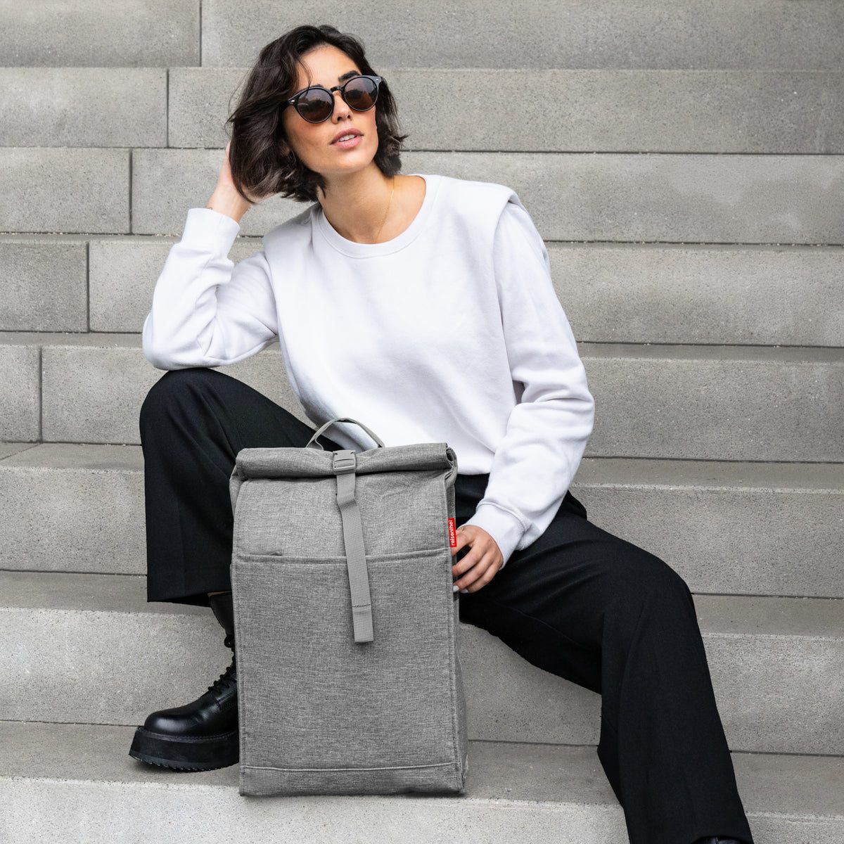 Reisenthel Urban Rolltop Twist Silver – lifestyle fotografie