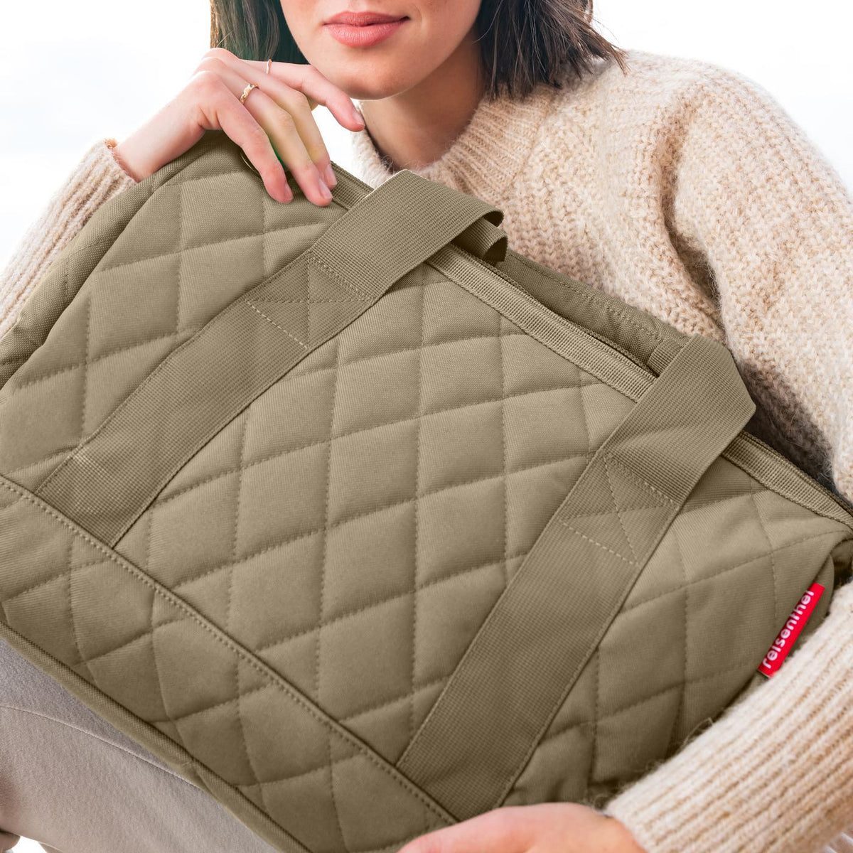 Reisenthel Allrounder M Rhombus Olive – lifestyle fotografie
