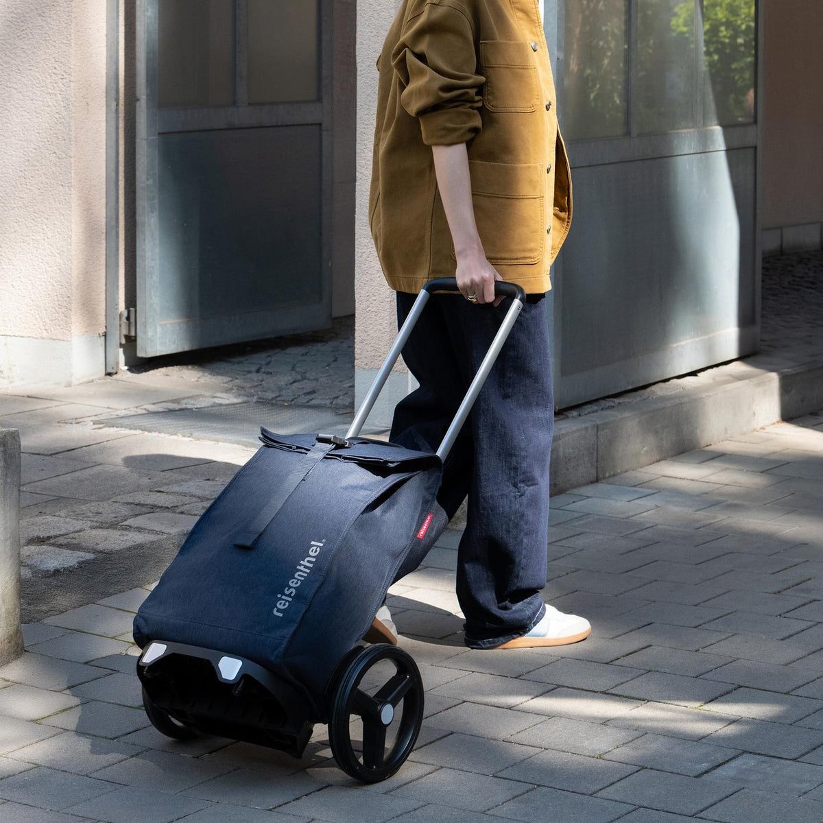 Reisenthel Citycruiser Twist navy – lifestyle fotografie