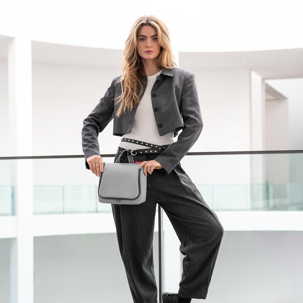 Reisenthel Toiletbag Herringbone Grey – lifestyle fotografie