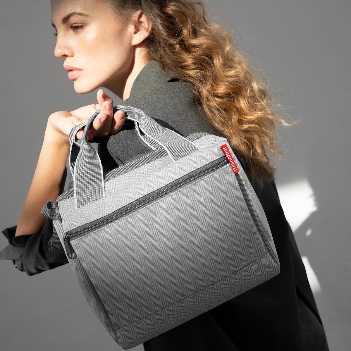 Reisenthel Allrounder Cross Herringbone Grey – lifestyle fotografie