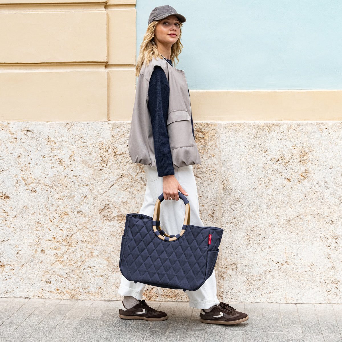 Reisenthel Loopshopper L Frame Rhombus Midnight Gold – lifestyle fotografie