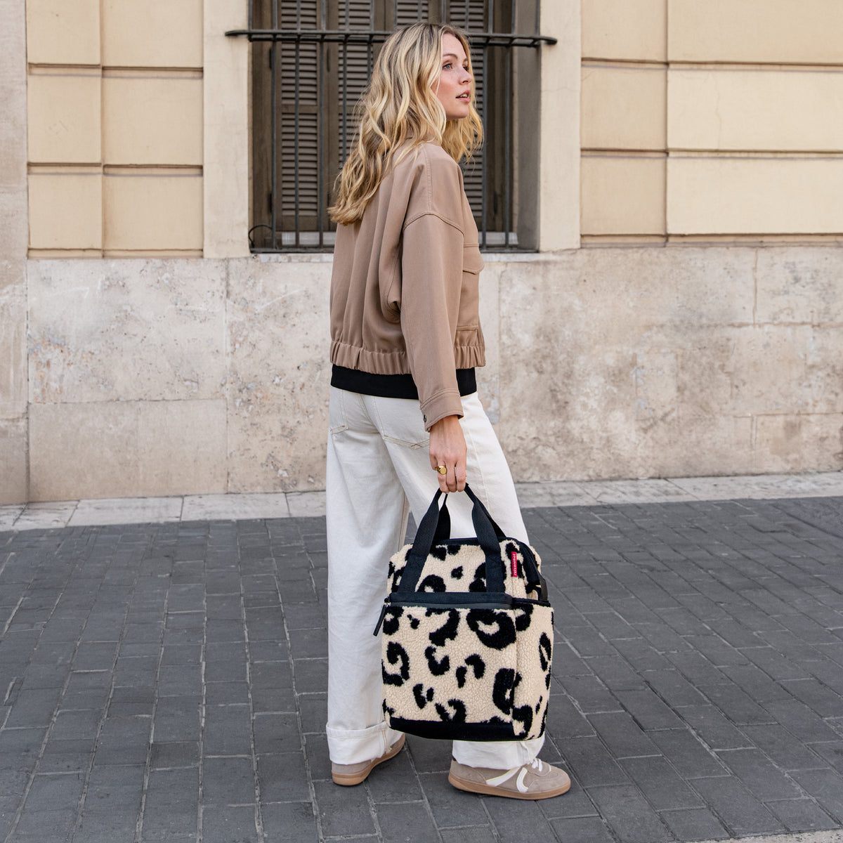 Reisenthel Allrounder R Teddy Leo Cream 15l – lifestyle fotografie