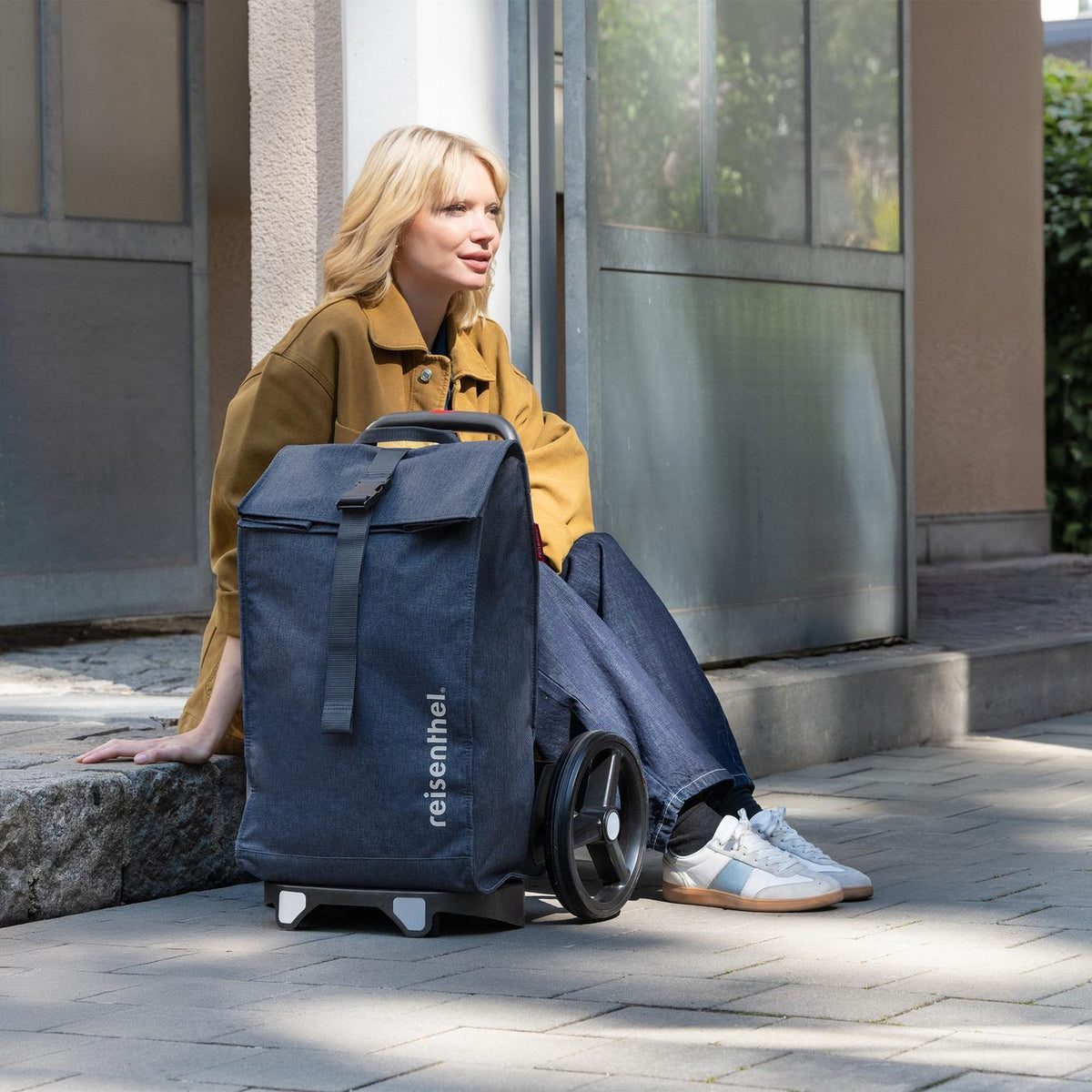 Reisenthel Citycruiser Twist navy – lifestyle fotografie