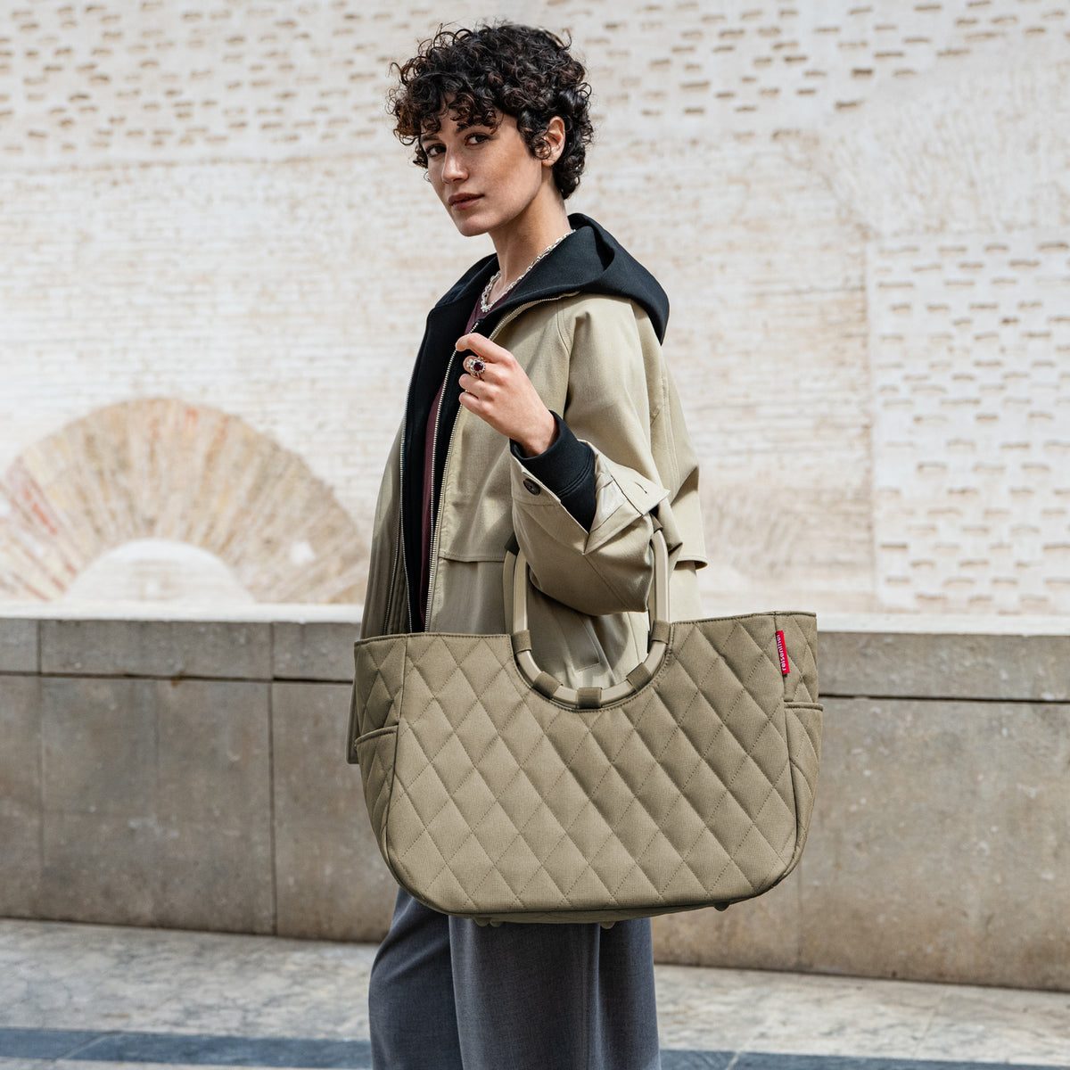 Reisenthel Loopshopper L Frame Rhombus Olive – lifestyle fotografie