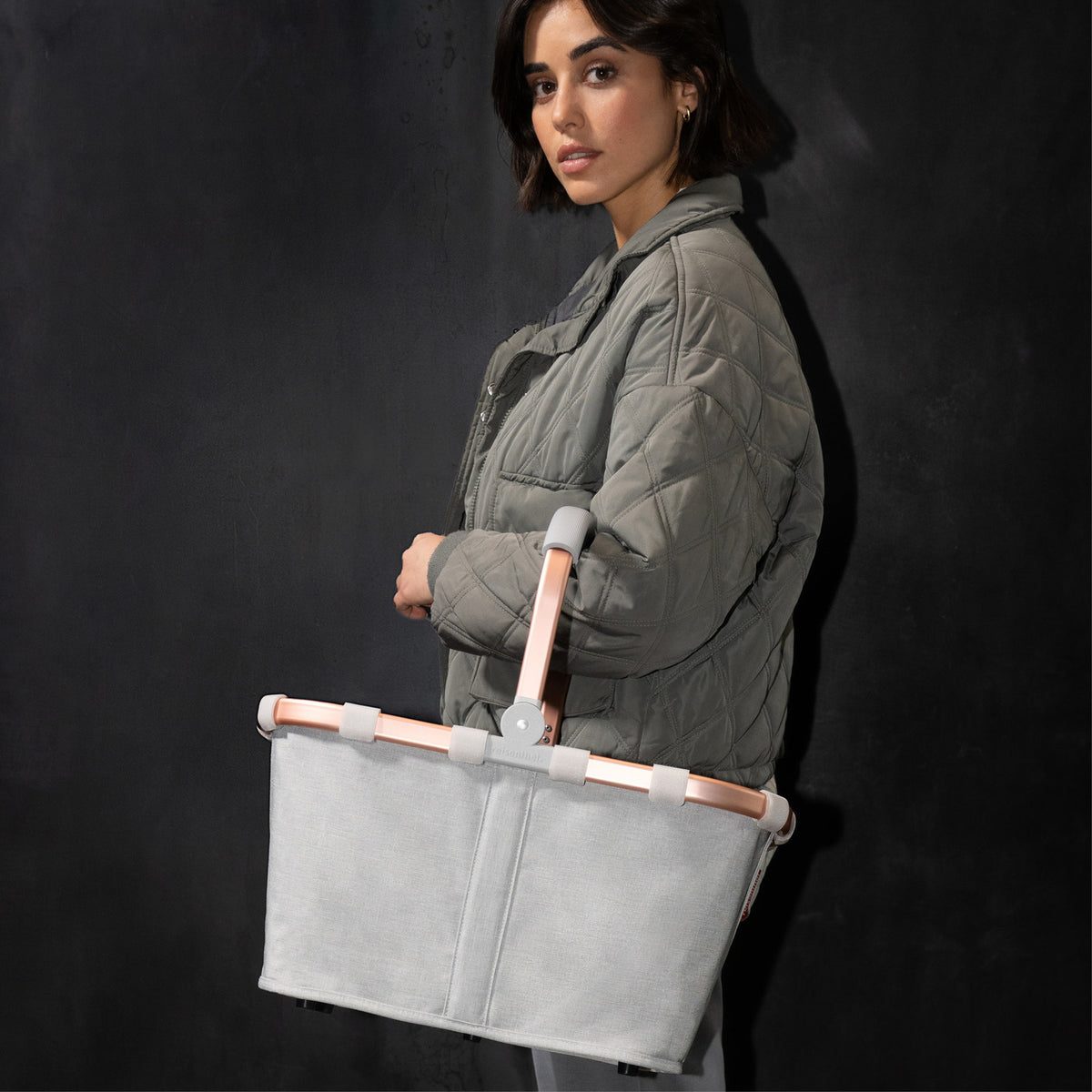 Reisenthel Carrybag Frame Twist Sky Rose – lifestyle fotografie