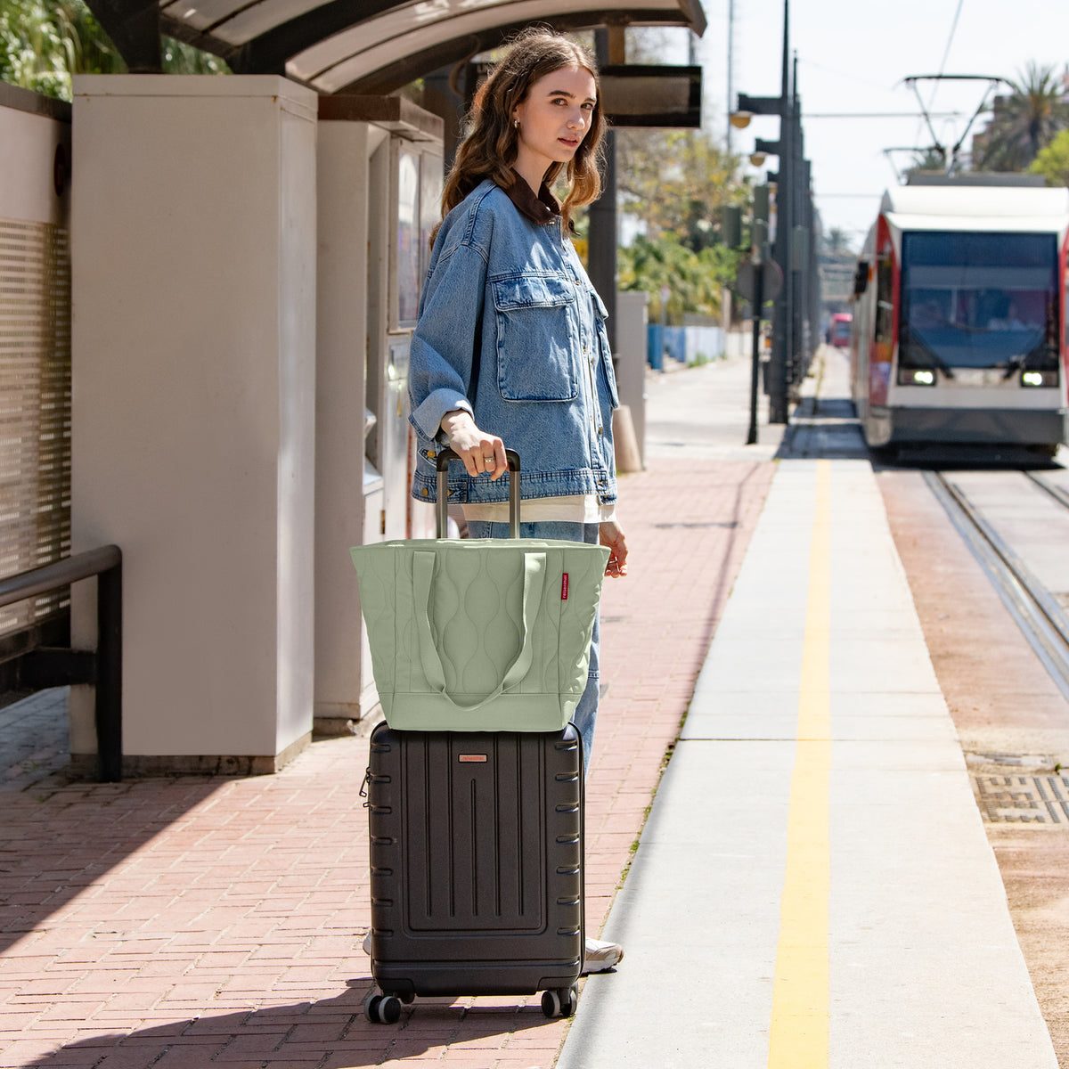 Reisenthel Travelshopper Puffer Iced Matcha – lifestyle fotografie